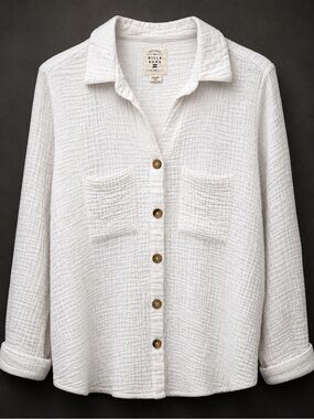 Billabong White Textured Button-Up Shirt with Wooden Buttons